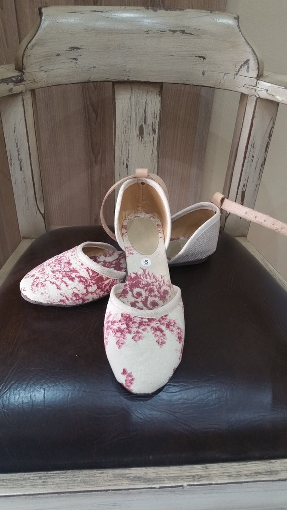 Cream & Burgundy flower shoe