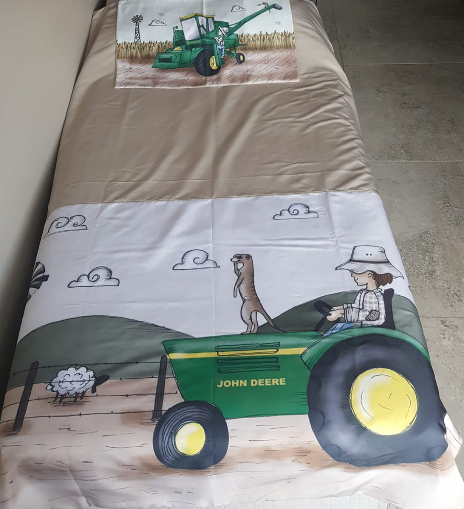 Duvet cover set - Boy with green tractor ( Farm Range)