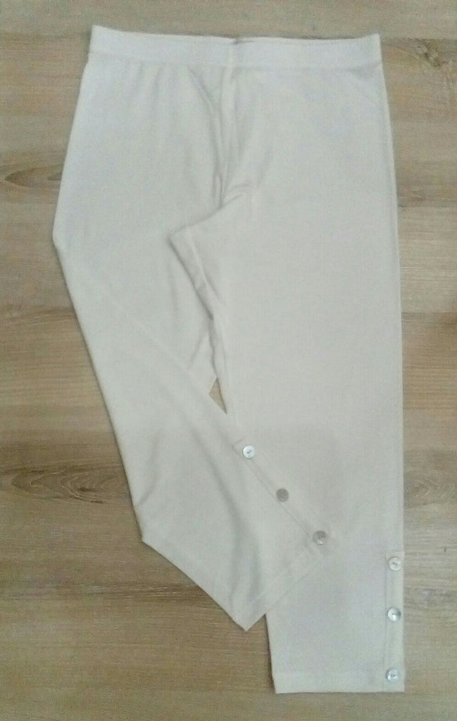 Lief. White 3/4 pants